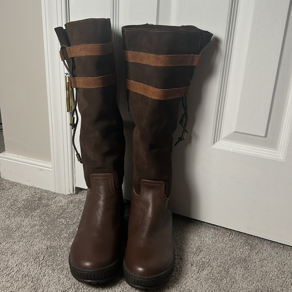 NEW w/o tags- OTBT Women's Brown Boots - Picture 4 of 10